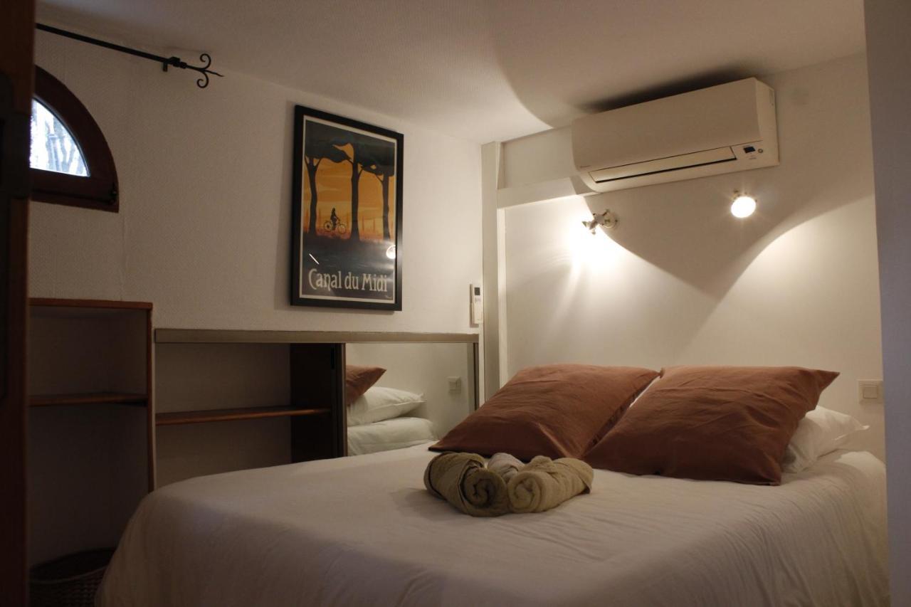 Peniche Le Black Mountain Hotel Villepinte  Bagian luar foto