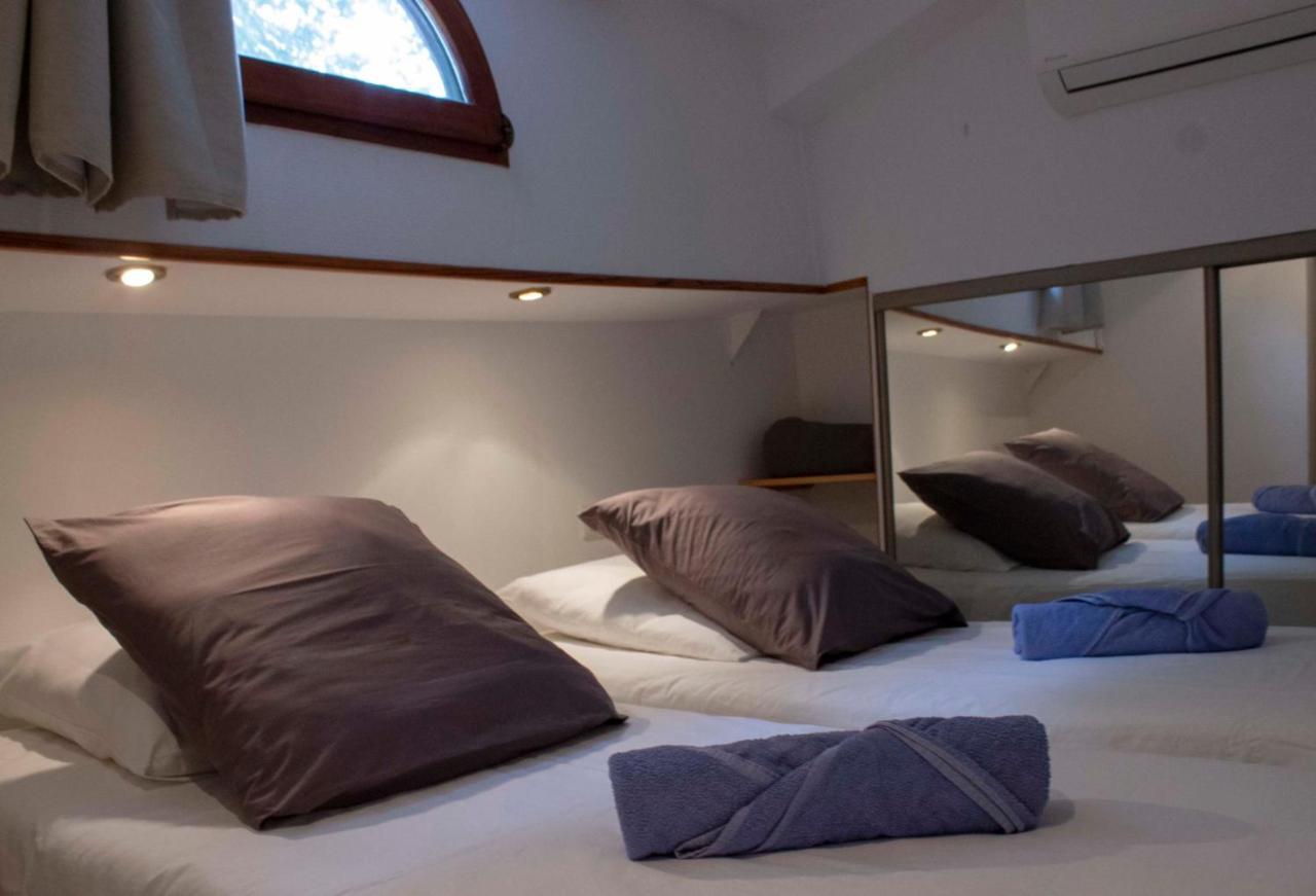 Peniche Le Black Mountain Hotel Villepinte  Bagian luar foto