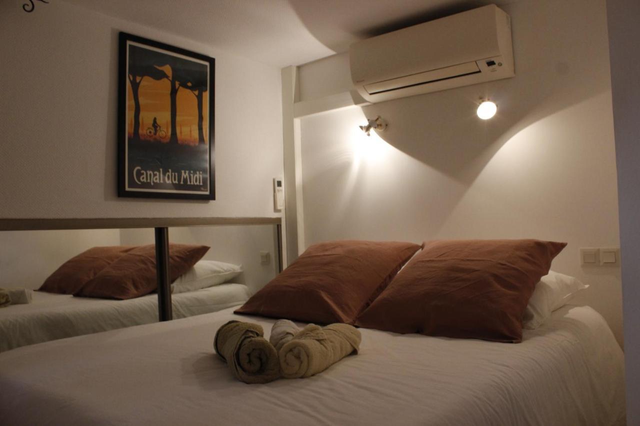 Peniche Le Black Mountain Hotel Villepinte  Bagian luar foto